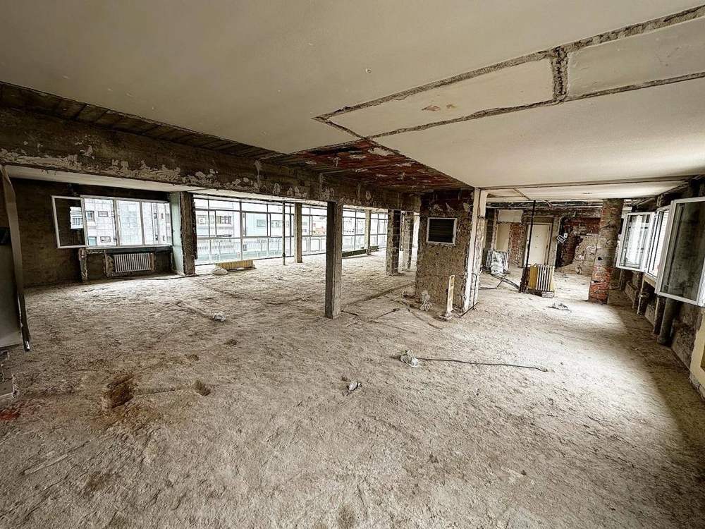 Planta de oficinas en Madrid vaciada y diáfana tras la demolición